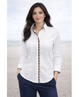 Contrast blouse 2-colored with patch: White / Karo 2/goes out of the assortment